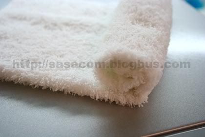 Use warm towel to boost circulation and absorption of mask essence!