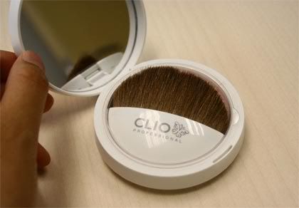 Korean cosmetics - Clio Art Shadow and an Art Highlight