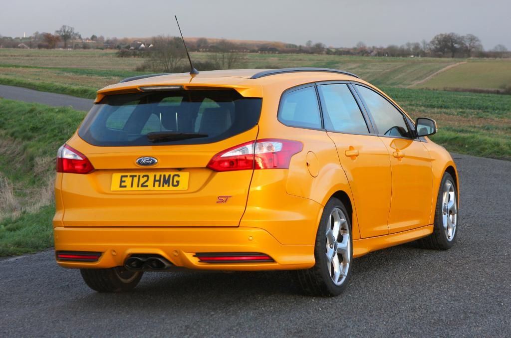 Ford_Focus_ST_Est_28111216_zps377e8e2b.jpg