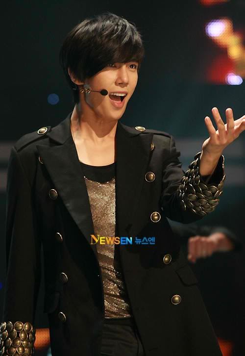 park jung min not alone. [Media Pics] Park Jung Min quot;Not Alonequot; Performance on 28 Jan 11 Mnet Countdown