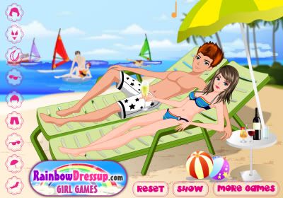 Play Holiday Couple Dress Up