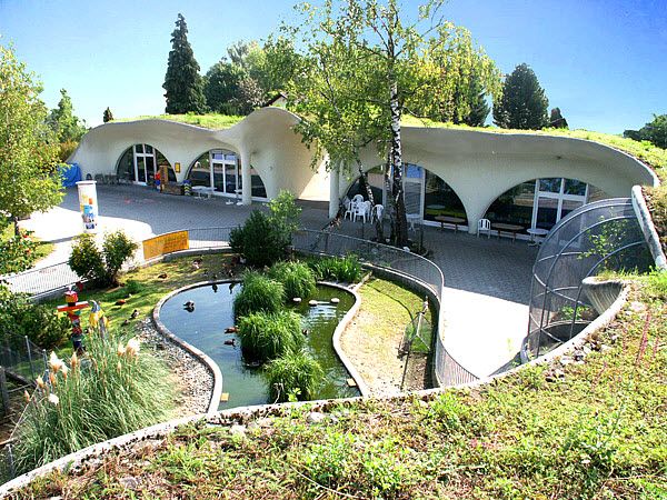 Earth House - Leisure facility Chrüzacher - animal enclosures and gardens