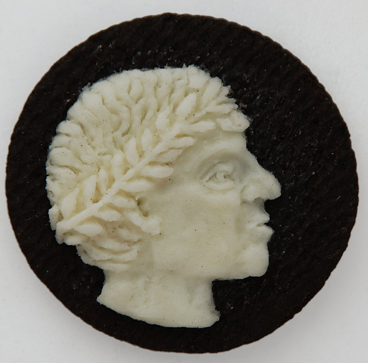 Oreo cookie cameo