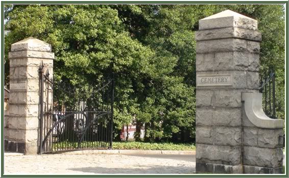 Gates leading into Hollywood Cemetery